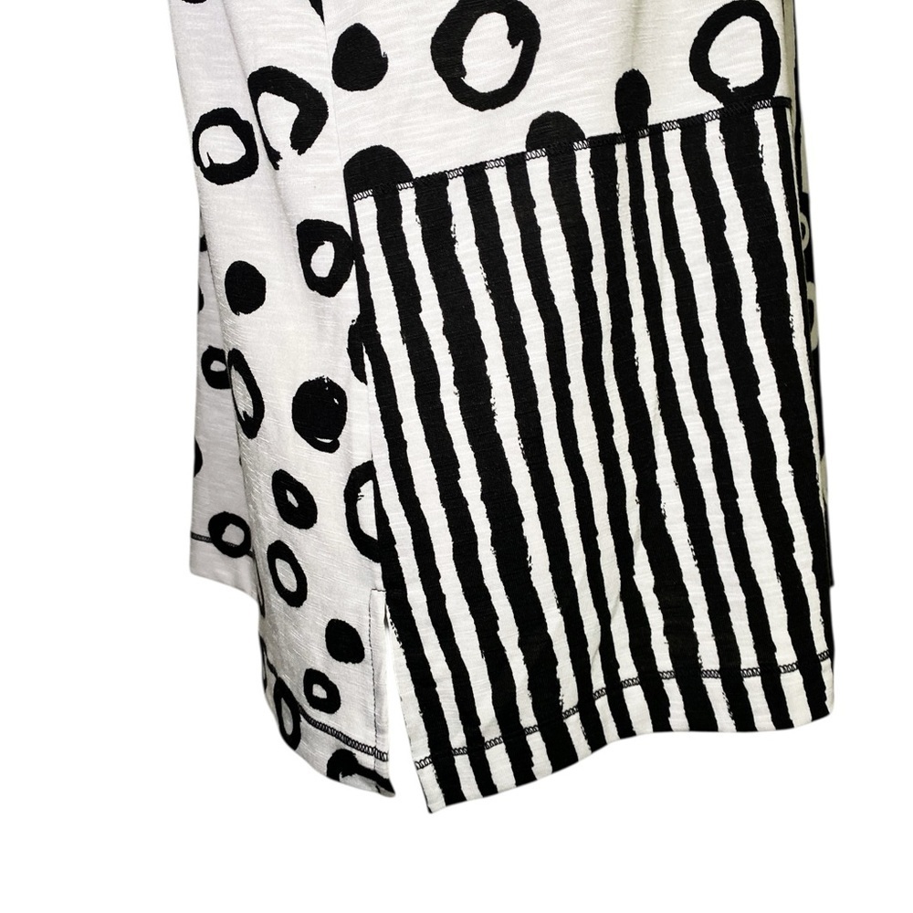 Multiples Monochrome Geometric Long Sleeve Top - Picture 6 of 12